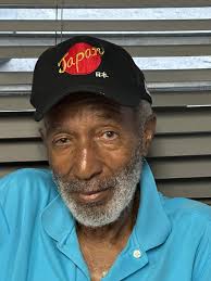 BOY SOME PEOPLE REALLY GOING THROUGH IT!! A Bahamian woman living in  Georgia who goes by the name Karen is at her lowest end. She needs  encourgagement. America is rough and is