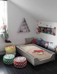 Love This Bed It Has Sides But Is Still Child Independent Chambre Bebe Montessori Chambre Enfant Chambre Bebe