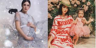 Nabila syakieb adalah seorang aktris indonesia yang merupakan kakak kandung dari artis sinetron ali syakieb. Nabila Syakieb Hamil Anak Kedua Tampak Memesona Saat Foto Maternity Theasianparent Indonesia