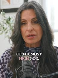 Lisa Erb's Instagram, Twitter & Facebook