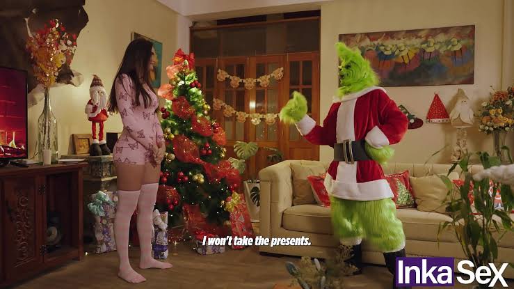 Grinch and Victoria Camargo dirty Christmas and fuck in the anus.