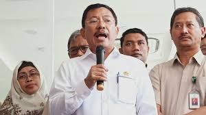 Presiden joko widodo patut mempertimbangkan untuk mengganti tiga pos menteri selain 2 pos yang kosong karena menterinya tersandung korupsi/net. Menkes Terawan Disebut Kandidat Menteri Yang Akan Diganti Jokowi Tak Punya Back Up Kuat Tribun Manado