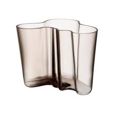 With his mysterious forms, he made a revolutionary statement against industrial production that failed to meet human needs. Iittala Alvar Aalto Collection Vase 160 Mm Linen Iittala Com