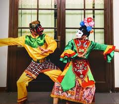 Provinsi daerah khusus ibu kota (dki) jakarta memiliki 6 kabupaten/kota yang terdiri dari 1 kabupaten administrasi dan 5 kota administrasi, dengan luas wilayah sebesar 664,01 km2. Lengkap 16 Tari Tradisional Betawi Sejarah Fungsi Dan Gerakan