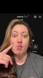 Joanna Swift's Instagram, Twitter & Facebook