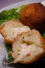Cromesquis De Pommes De Terre Au Fromage A Raclette Piratage Culinaire Pomme De Terre Au Fromage Recette Recettes De Cuisine