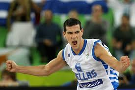 Ο νίκος ζήσης κατέκτησε το κύπελλο ελλάδας στην επιστροφή του στην αεκ, ενώ παράλληλα αναδείχθηκε πολυτιμότερος παίκτης του τελικού. Nikos Zhshs O Pio Afanhs Hgeths Provocateur