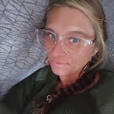 How can I pursue a career in sales or financial advising as a freshman  college student?