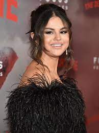 Born july 22, 1992) is an american singer, actress, and producer. Selena Gomez Shared Immigrant Experience In Graduation Address