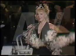 Most přes rozbouřené vody, malovaný džbánku, lásko lt → czech, german, japanese, polish → helena vondráčková (58 songs translated 26 times to 5. Helena Vondrackova Milacku S Helenou Na Broadway 1993 Youtube