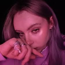 Dexter Ross's Instagram, Twitter & Facebook