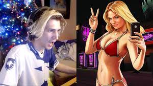 xQc reacts fast to prevent Twitch ban after visiting strip club in GTA V -  Dexerto
