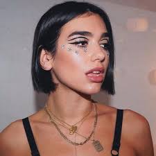 The 7 Biggest Haircut Trends That You Will See Everywhere In 2019 2000s Makeup Star Makeup Makeup Trends