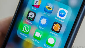Whatsapp is a very popular social networking application in mobile. New Eu Data Law Forces Firms To Ban Whatsapp Snapchat From Phones Business Economy And Finance News From A German Perspective Dw 06 06 2018