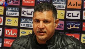 وهو لاعب دولي سابق مع منتخب إيران لكرة القدم. Ø±ÙˆÙ†Ø§Ù„Ø¯Ùˆ ÙŠØ³ØªÙ‡Ø¯Ù Ø§Ù„Ù„Ø§Ø¹Ø¨ Ø§Ù„Ø¥ÙŠØ±Ø§Ù†ÙŠ Ø¹Ù„ÙŠ Ø¯Ø§Ø¦ÙŠ Ù‚Ù†Ø§Ø© Ø§Ù„Ø¹Ø§Ù„Ù… Ø§Ù„Ø§Ø®Ø¨Ø§Ø±ÙŠØ©