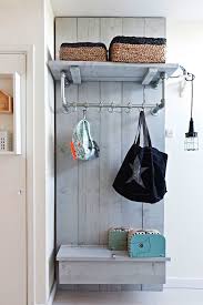 1001 Idees Pour Organiser Ses Vetements Avec Un Dressing Fait Maison En 2020 Petit Meuble Rangement Dressing Fait Maison Rangement Vetement