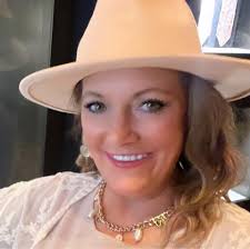 What's the story behind the synchronized snowman inflatables?