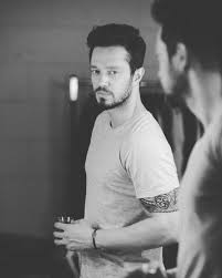 Eğer ettiyseniz üst kolunda çok görkemli ve çekici bir dövme görmüşsünüzdür. 64 Murat Boz Ideas Turkish Actors Actors Singer