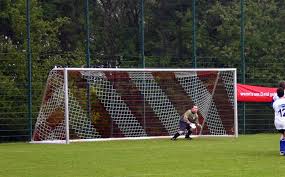 Entdecken sie die exklusive chesterfield kollektion in unseren. Fussballfeld Definition Und Synonyme Von Fussballfeld Im Worterbuch Deutsch
