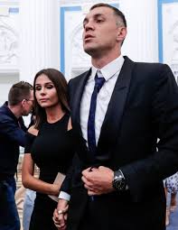 Картинки по запросу артём дзюба с женой Dzyuba Skryvaet Svoyu Zhenu Pochemu O Ego Sputnice Zhizni Tak Malo Izvestno