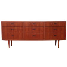 Danish Modern Nine Drawer Credenza By Falster 1stdibs Com Vintage Credenza Modern Bedroom Dressers Danish Modern