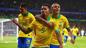 Flying feet, tattoos and chicken masks: So Lief Die Copa America Live Im Tv Und Im Livestream Eurosport