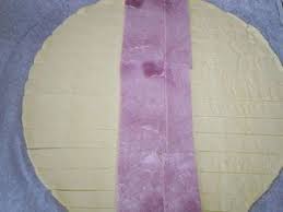 Tresse Feuilletee Coeur Fondant Au Jambon Fromage Oeuf Et Roseval Tresse Feuilletee Feuillete Pate Feuilletee Recette