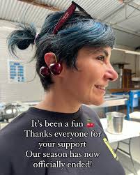 My surprise discovery in the peony patch picking this morning. I've seen  lots of Blue Tounge lizards ( which momentarily take my breath away ) and  echidnas but this little fledging is