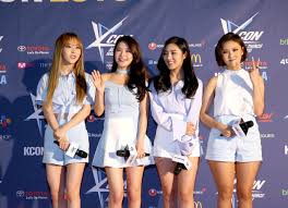 Mamamoo (마마무) is the famous kpop girls group consists of 4 members: Four Fast Facts About Mamamoo The K Pop Girl Group Behind Reality In Black