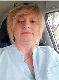 I'm single looking for a partner ❤️❤️ I know that I am already an older  woman, and that I may not be as attractive as before, but if someone wants  to meet