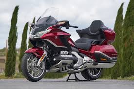 Complete performance review and accelerations chart for honda gl1800 gold wing tour dct in 2021, the model with transcontinental touring, touring body and 1833 cm3 / 111.4 cui, 93 kw / 126.5 ps / 125 hp engine offered since january 2021. Honda 1800 Goldwing 2021 Promotions