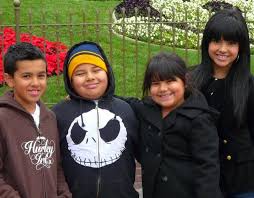 Becky has two brothers, and a younger sister named frankie gomez, alex gomez and stephanie gomez. Family Of Singer Becky G Boyfriend Siblings Parents Bhw