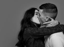 Black And White Kissing Aesthetic Stunning Black And White Photo Series Reveals The Intimate Moment Couples Kiss Kissing Couples Photo Series Couples