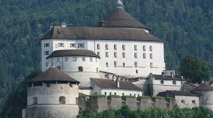 Kufschtåa or kopfschtåa) is a town in the austrian state of tyrol, the administrative seat of kufstein district. Festung Kufstein In Tirol Panoramabahn Offnungszeiten