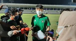 The 4 channels channel feature news broadcasts, government announcements, children's shows, cultural, nature and sports programs. Shin Tae Yong Kekuatan Oman Dua Level Di Atas Timnas Indonesia