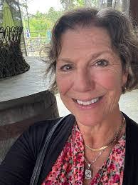 Laura Schorr's Instagram, Twitter & Facebook