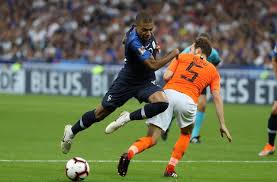 L'uefa a décidé de résoudre certaines questions sur la coupe d'europe, qui se déroulera désormais en 2021, sur la base d'une série de questions sur twitter sur les questions les plus courantes. Une Troisieme Coupe D Europe De Football Attendue En 2021 Le Parisien