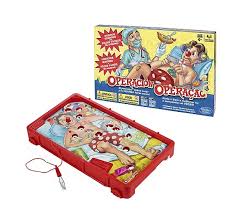 1 tablero, 1 pinza, fichas. El Inventor Del Juego Operacion No Puede Pagarse Una Operacion Verne El Pais