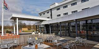 Holiday inn express folkestone channel tunnel is off junction 12 of the m20 motorway and is the closest hotel to folkestone's eurotunnel terminal. Holiday Inn Express Hotel Folkestone Channel Tunnel