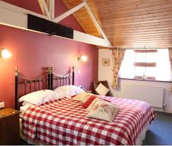 B&b accommodation on the outskirts of hickling village, and within touching distance of the coast at sea palling, with six lovely b&b rooms and 3 suites. Dairy Barns Bed Breakfast B B Norfolk Broads