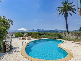 Location Bord De Mer Le Cannet Cote D Azur Avec Piscine Privee