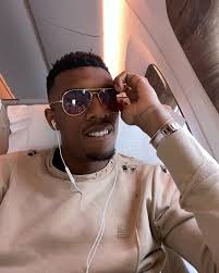 Ruqaiya (@ruqaiyahhh)