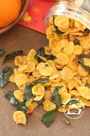 Salted Egg Yolk Butter Curry Leaves And Chili Padi Are Perfect Combo Any Recipe Won T Go Wrong When Using These Salted Egg Yolk Egg Yolk Recipes Salted Egg