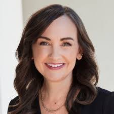 Amanda Lucey's Instagram, Twitter & Facebook