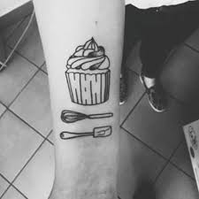 Baker tattoo chef tattoo panda tattoos food tattoos body art tattoos sleeve tattoos tatoos mini tattoos essen tattoos. 18 Cupcake Tattoo Ideas For Women Styleoholic