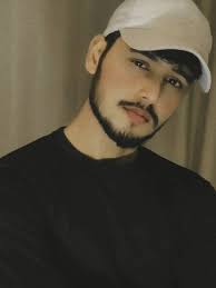 Pretty girls are everywhere But a woman that supports you and pray for you  is rare 👌if you have one keep it real 💯💯💯