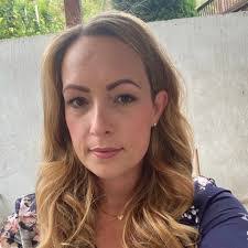 Jennifer Knispel's Instagram, Twitter & Facebook