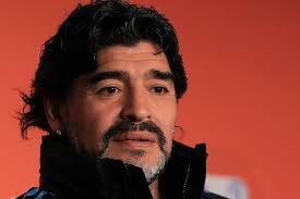 Diego Maradona Bestattungs Mitarbeiter Machen Selfies Mit Leiche Gala De