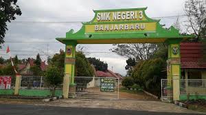 Ayah sukarno hanyalah guru sekolah rendah di singaraja, sementara sang ibu adalah gadis pura yang menjaga kebersihan rumah ibadat itu. Kalselpedia Daftar Sma Dan Smk Di Banjarbaru Banjarmasin Post