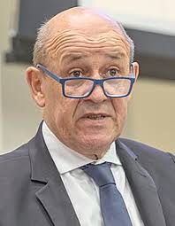 Jean castex albert dupontel bernie he is an actor and writer, known for irreversible (2002), 9 mois ferme (2013), see you up there (2017)and adieu les cons (2020). Taille Jean Yves Le Drian Quelle Taille Font Ils